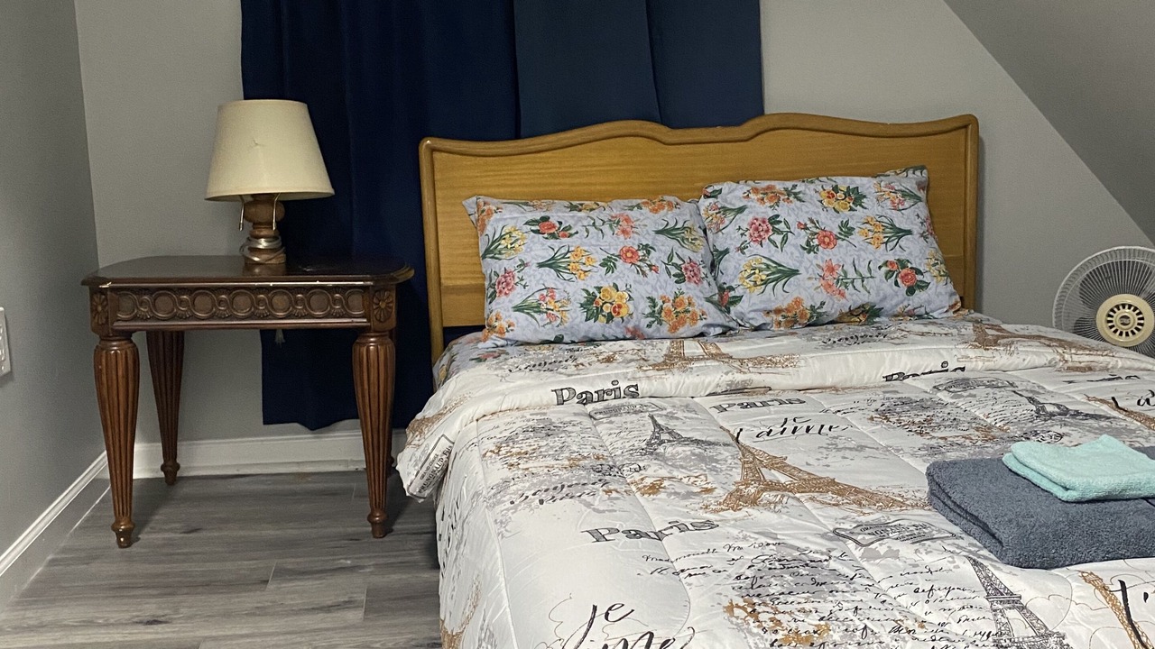 Photo of Bedroom in Lower Vailsburg