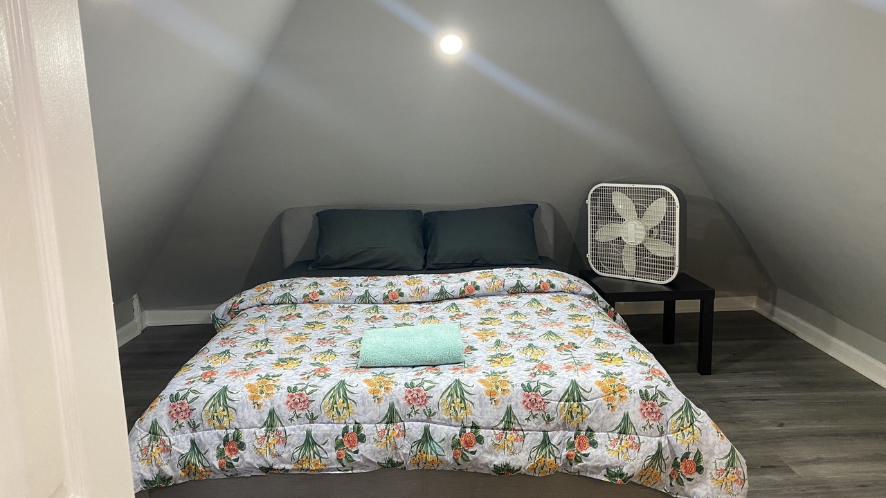 Photo of Bedroom in Lower Vailsburg