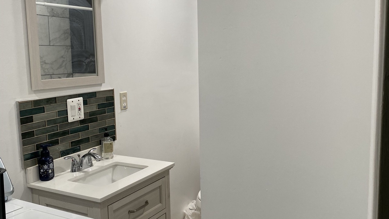 Photo of Bathroom in Foxcroft Square