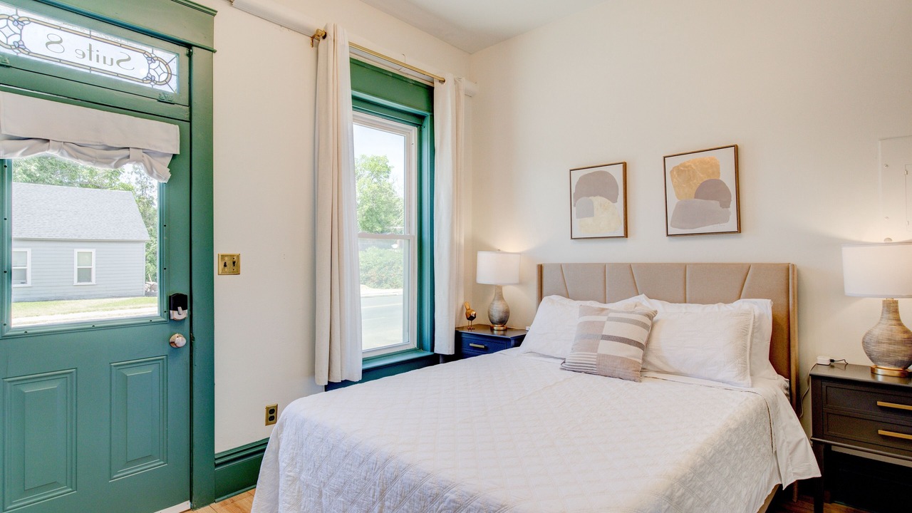Photo of Bedroom in Springville