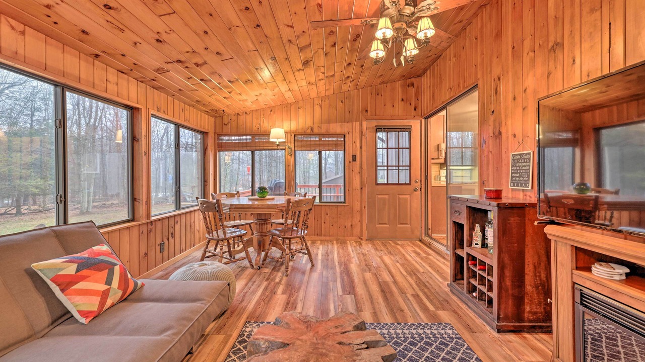 Photo of Livingroom in Greentown