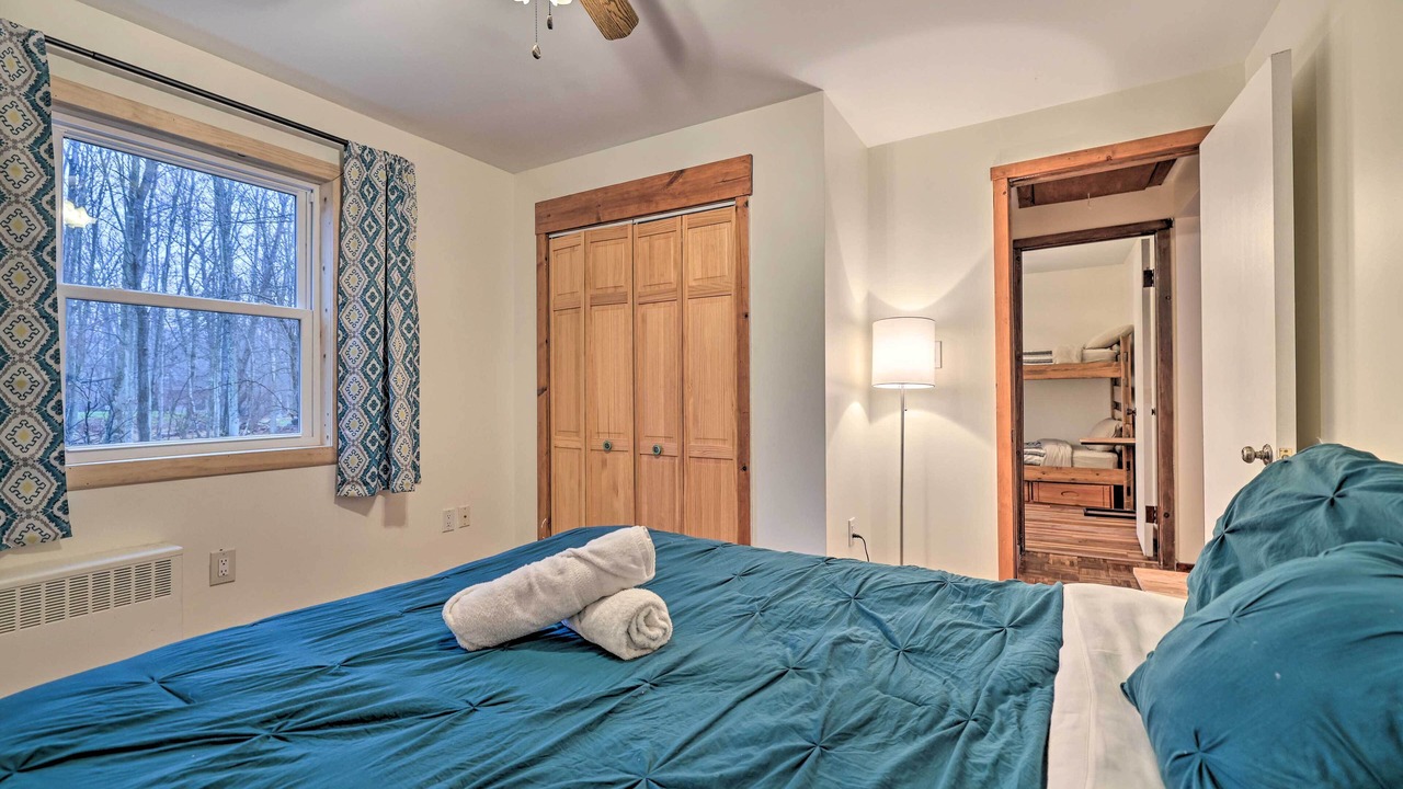Photo of Bedroom in Greentown
