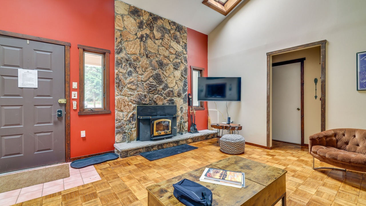Photo of Livingroom in Greentown