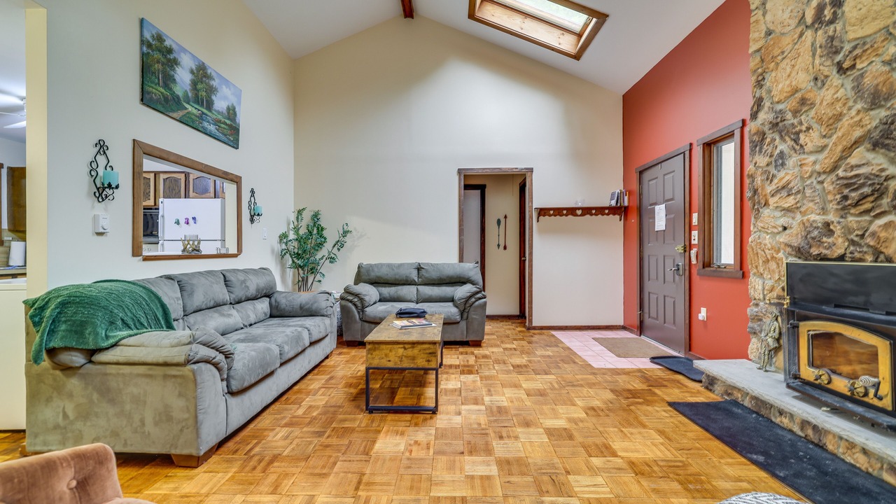 Photo of Bedroom in Greentown