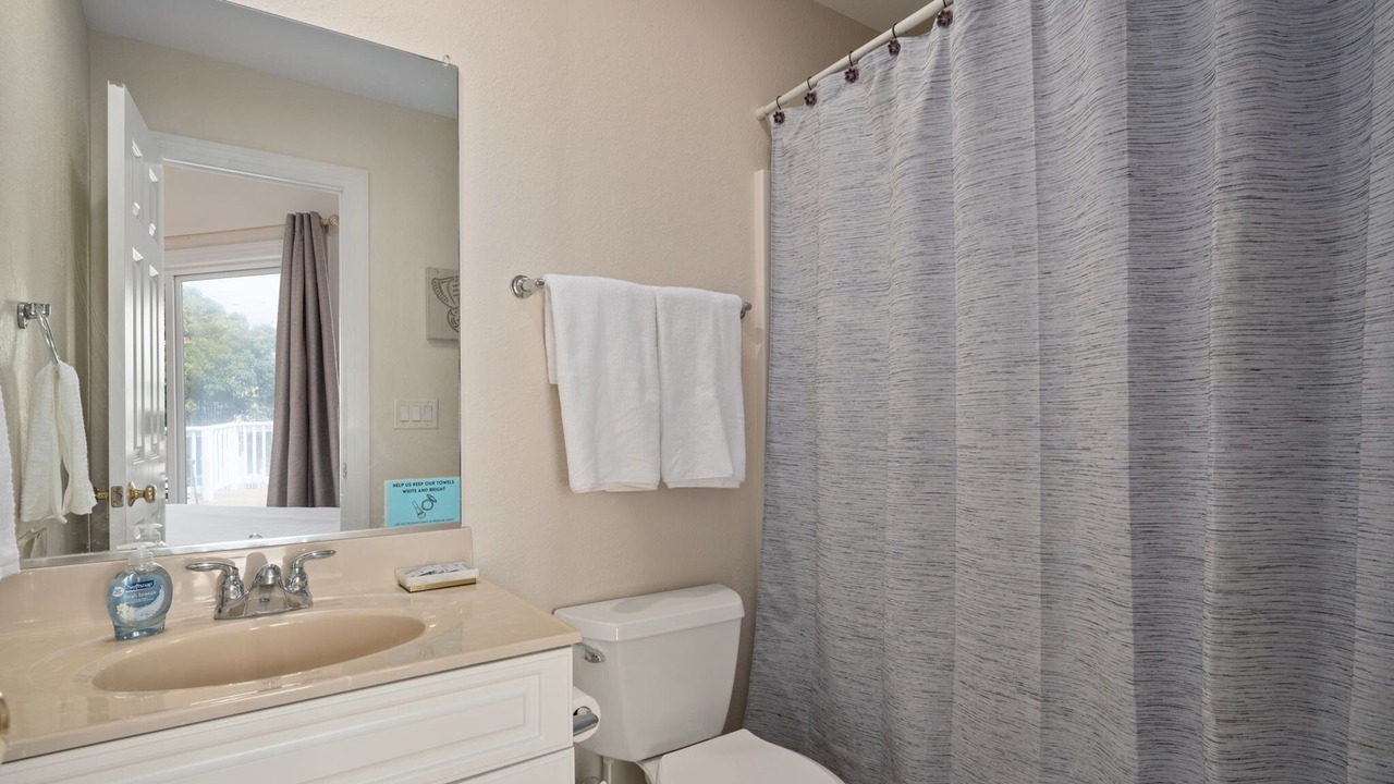 Photo of Bathroom in Bermuda Bay