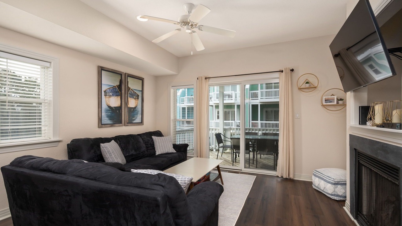 Photo of Livingroom in Bermuda Bay