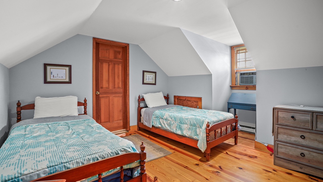 Photo of Bedroom in Piney Island