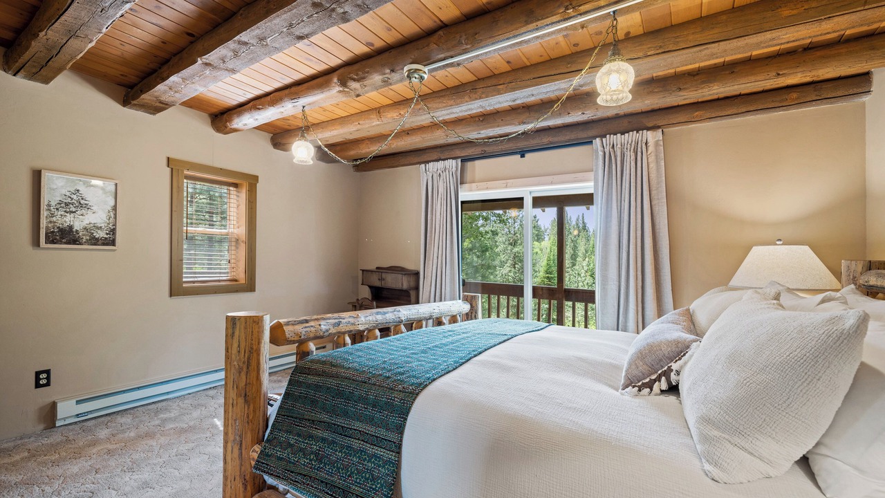 Photo of Bedroom in Cascade