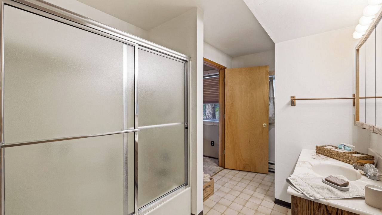 Photo of Bathroom in Cascade