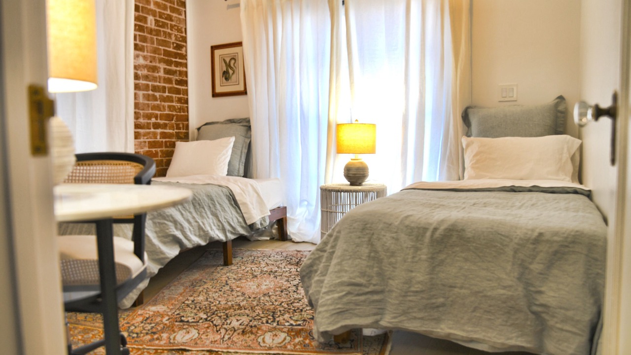 Photo of Bedroom in Garfield