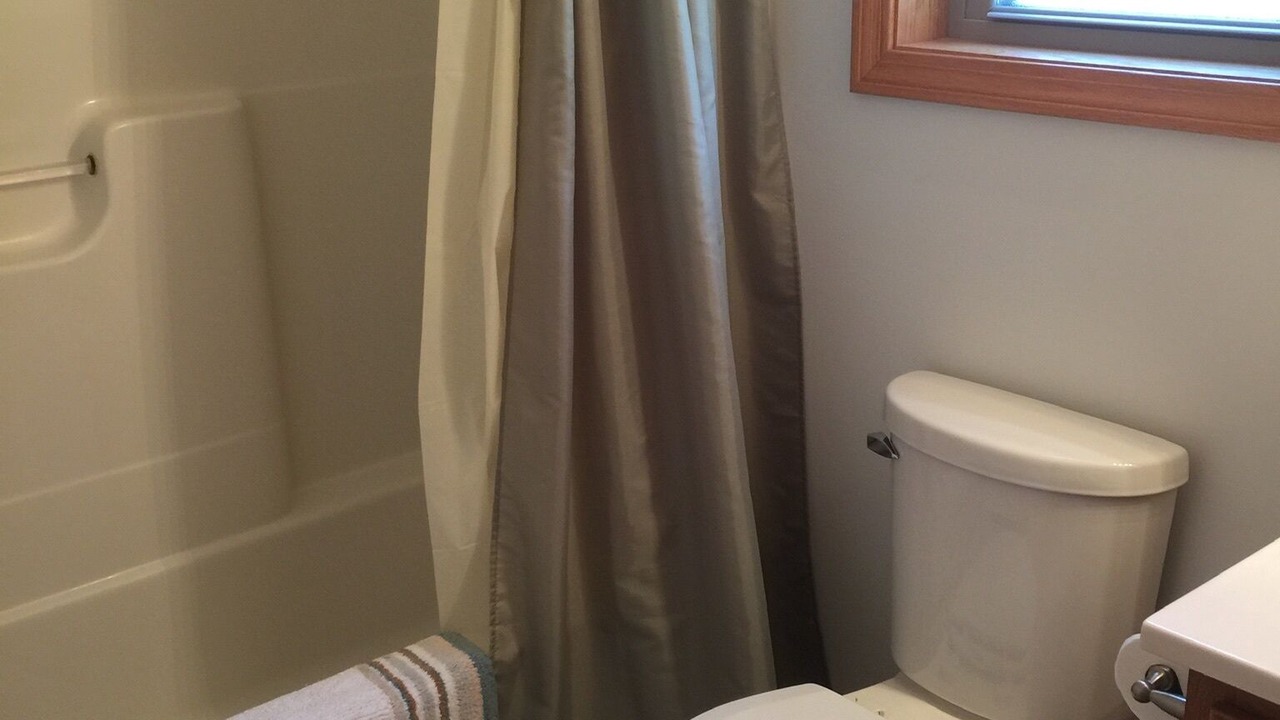 Photo of Bathroom in Edray