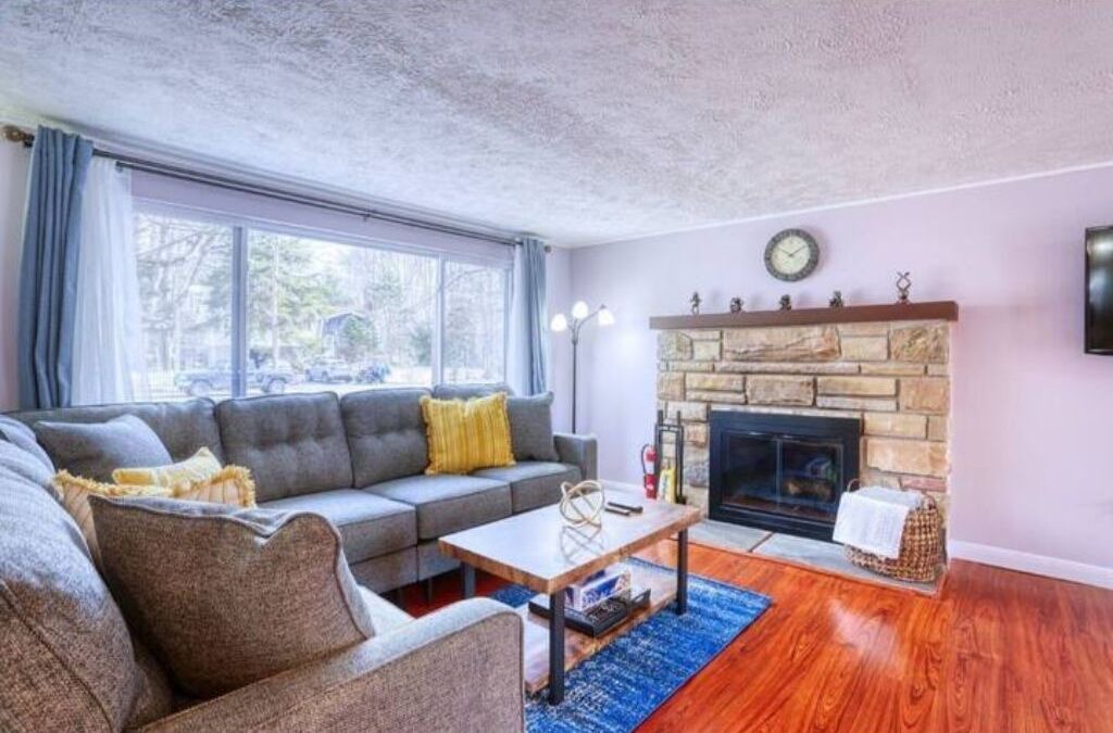 Photo of Livingroom in Pocono Lake