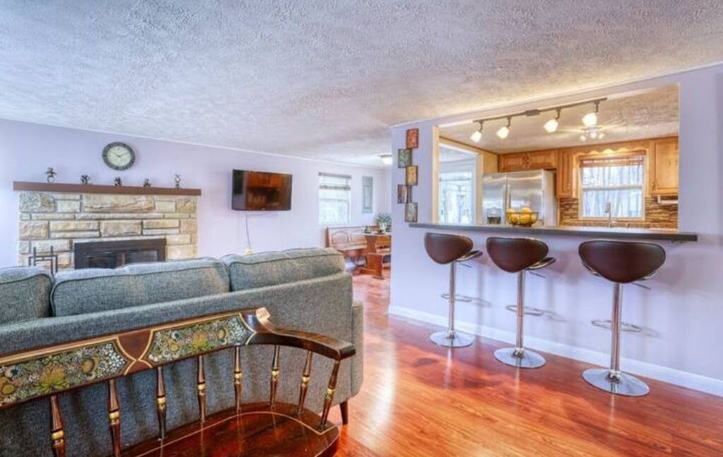 Photo of Livingroom in Pocono Lake
