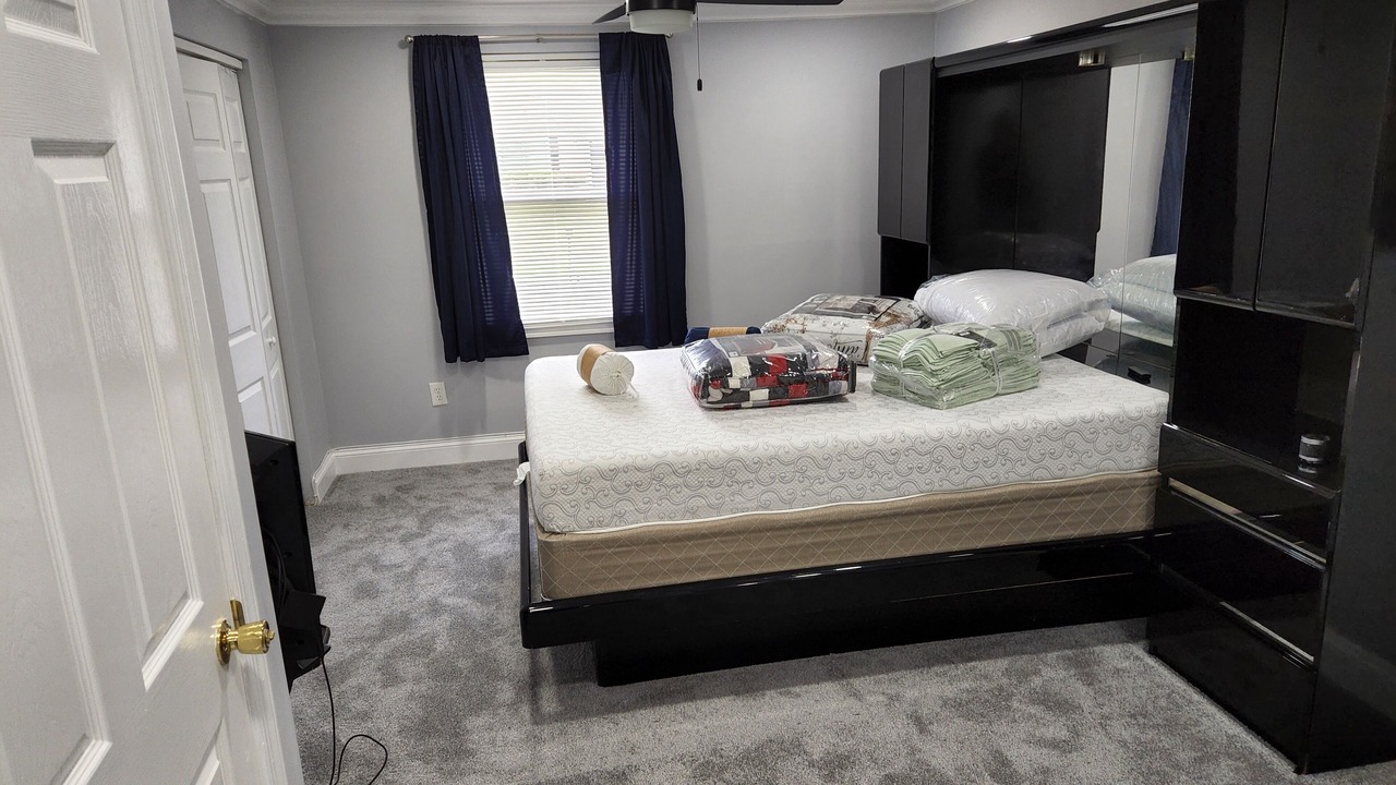 Photo of Bedroom in Clinton