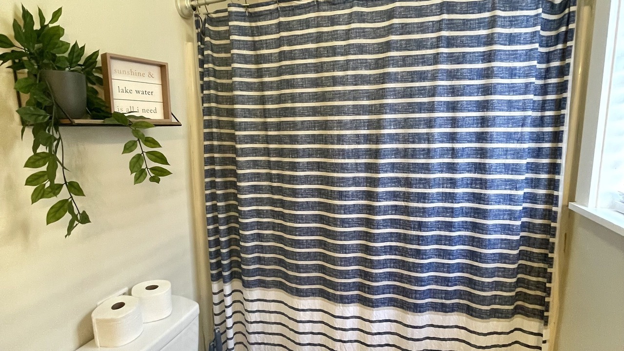 Photo of Bathroom in La Follette