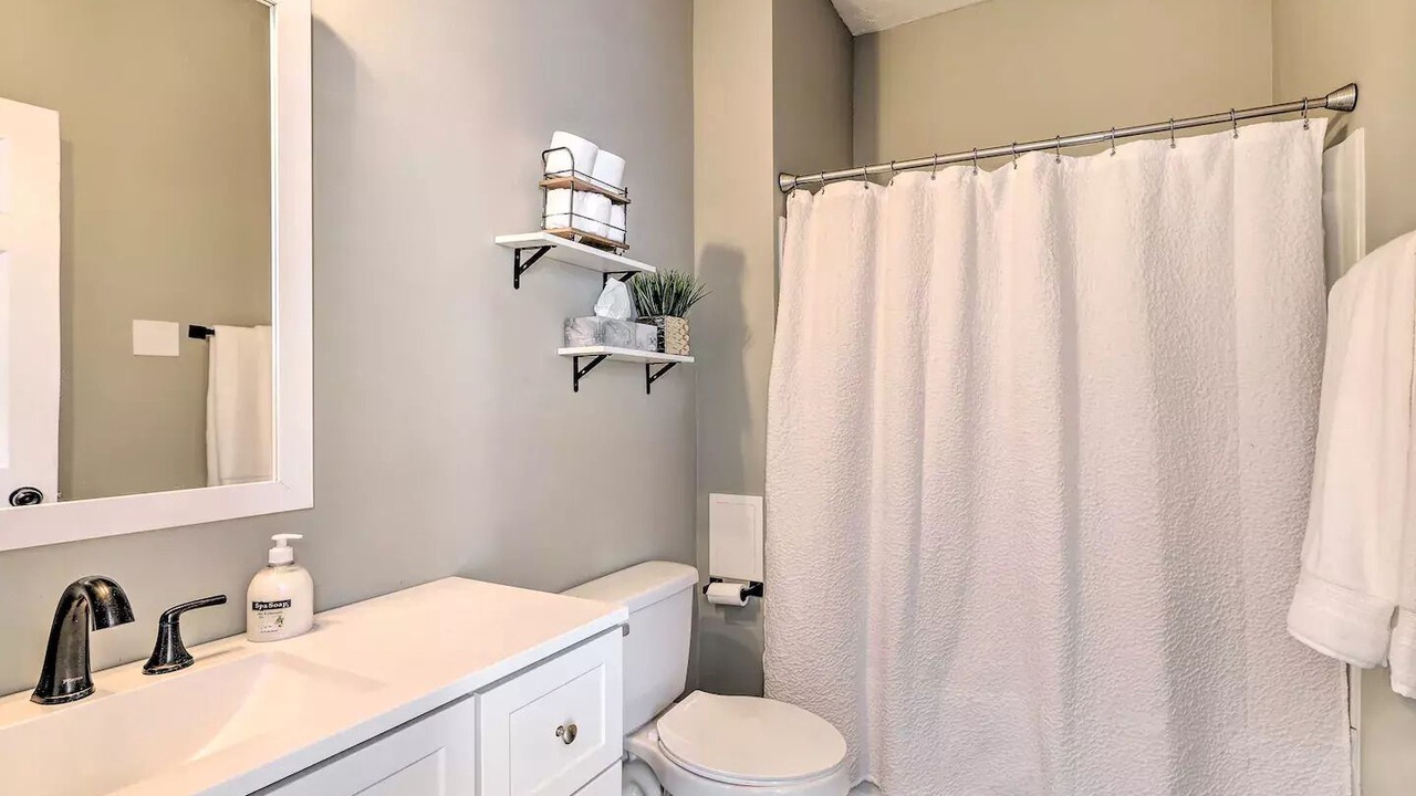 Photo of Bathroom in Latonia