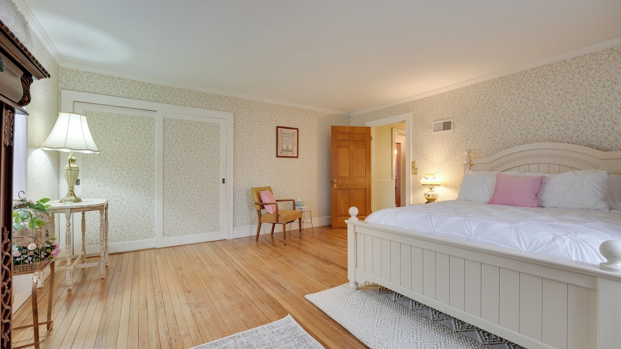 Photo of Bedroom in Hillsdale