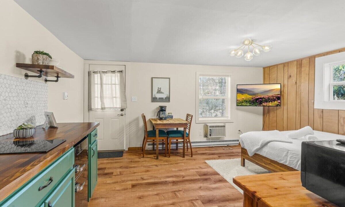 Photo of Bedroom in Canadensis