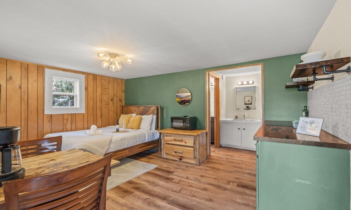Photo of Bedroom in Canadensis