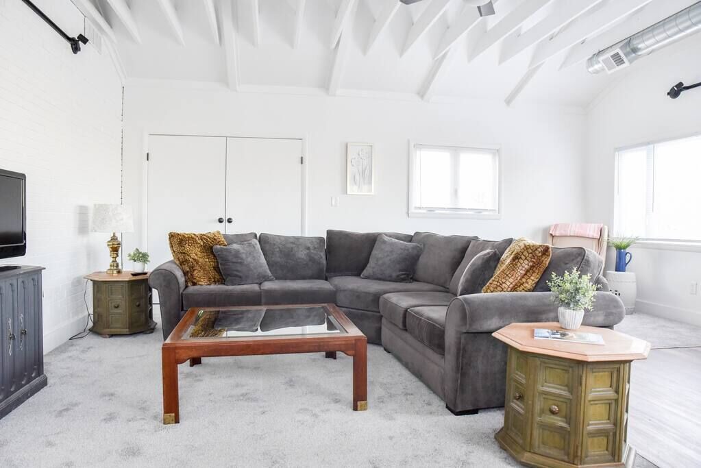 Photo of Livingroom in Pleasant Hills