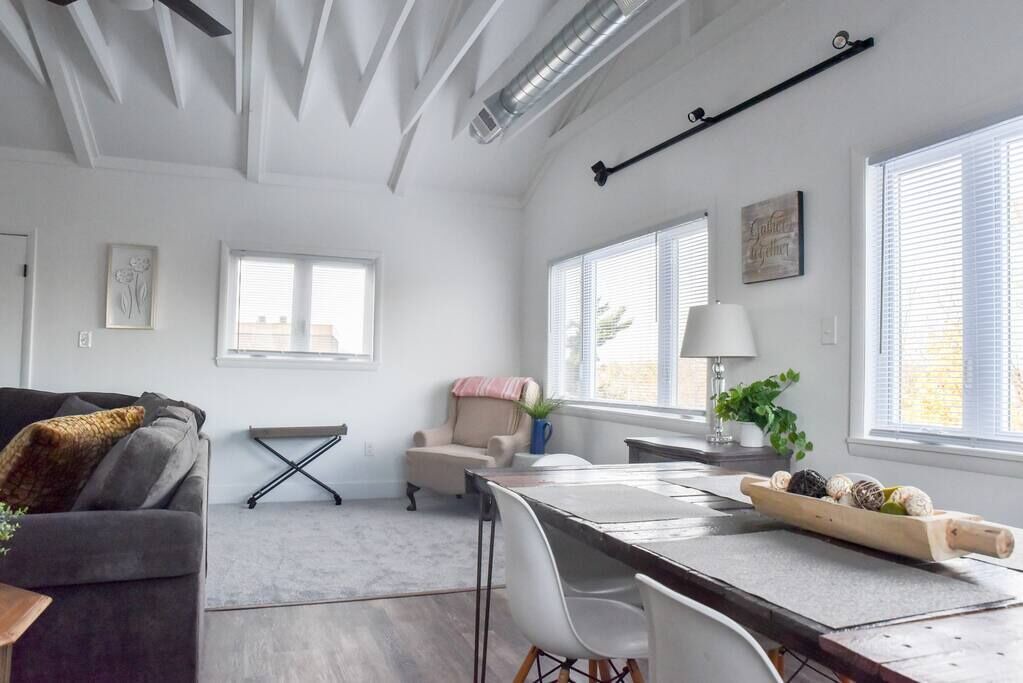 Photo of Livingroom in Pleasant Hills