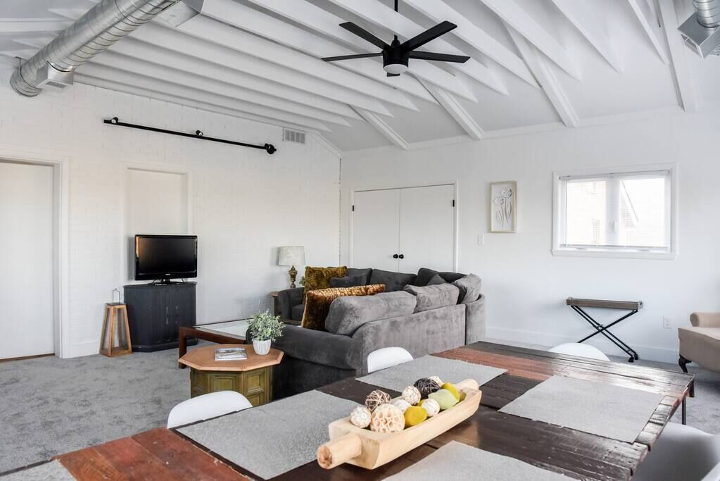 Photo of Livingroom in Pleasant Hills