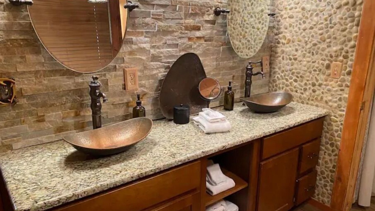 Photo of Bathroom in Greentown