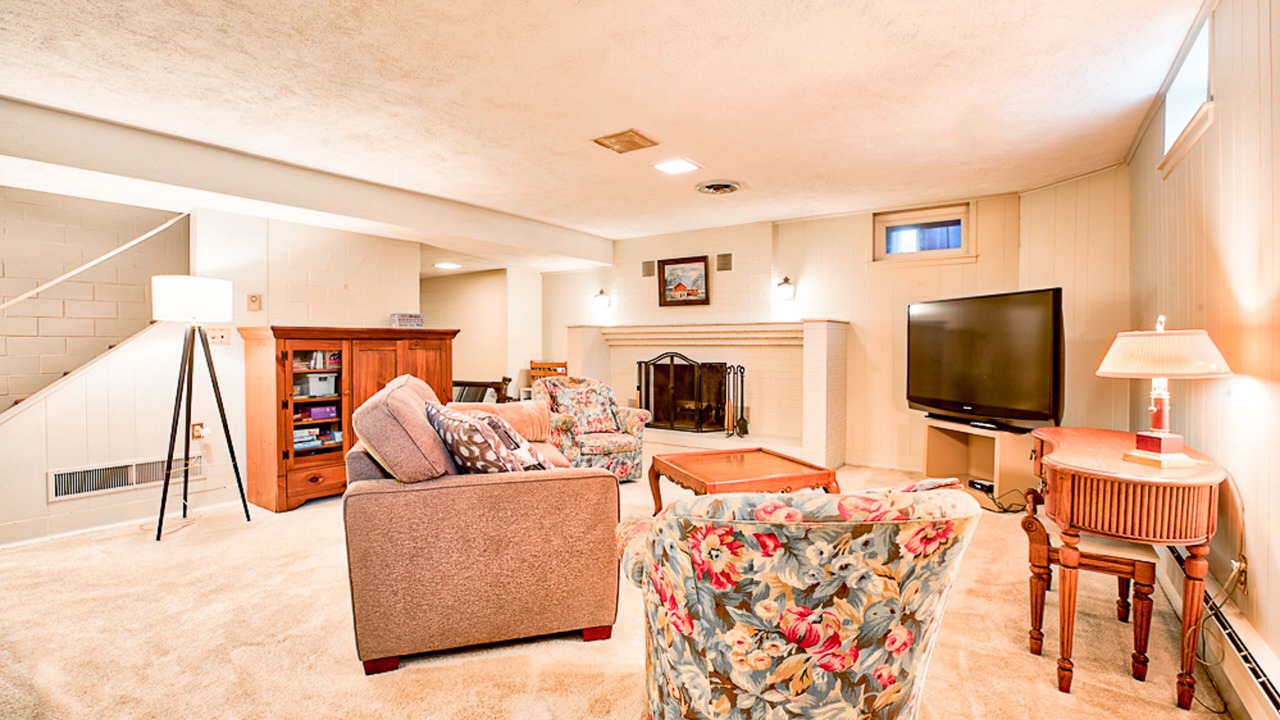 Photo of Livingroom in Historic District