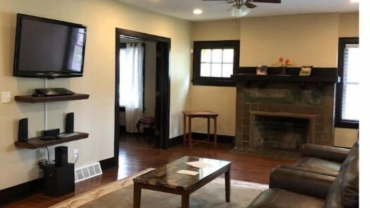 Photo of Livingroom in Downtown Toledo