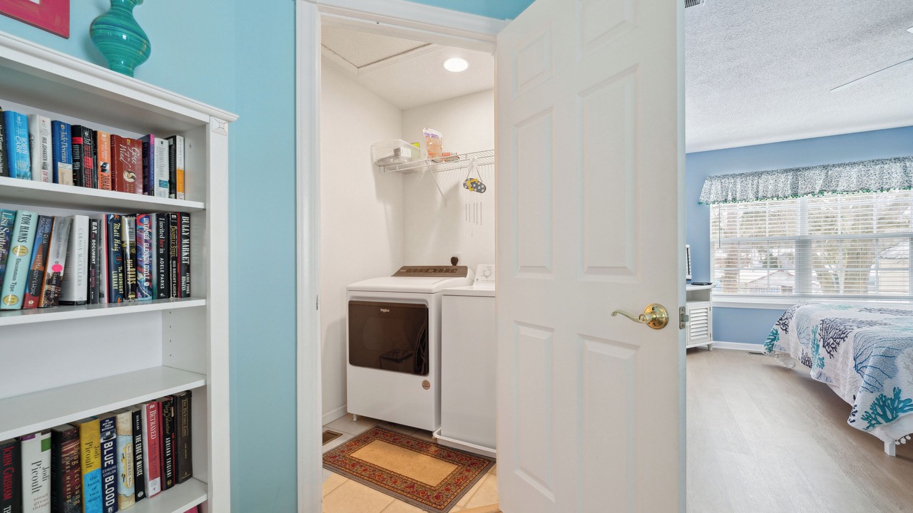 Photo of Bedroom in Lakeside