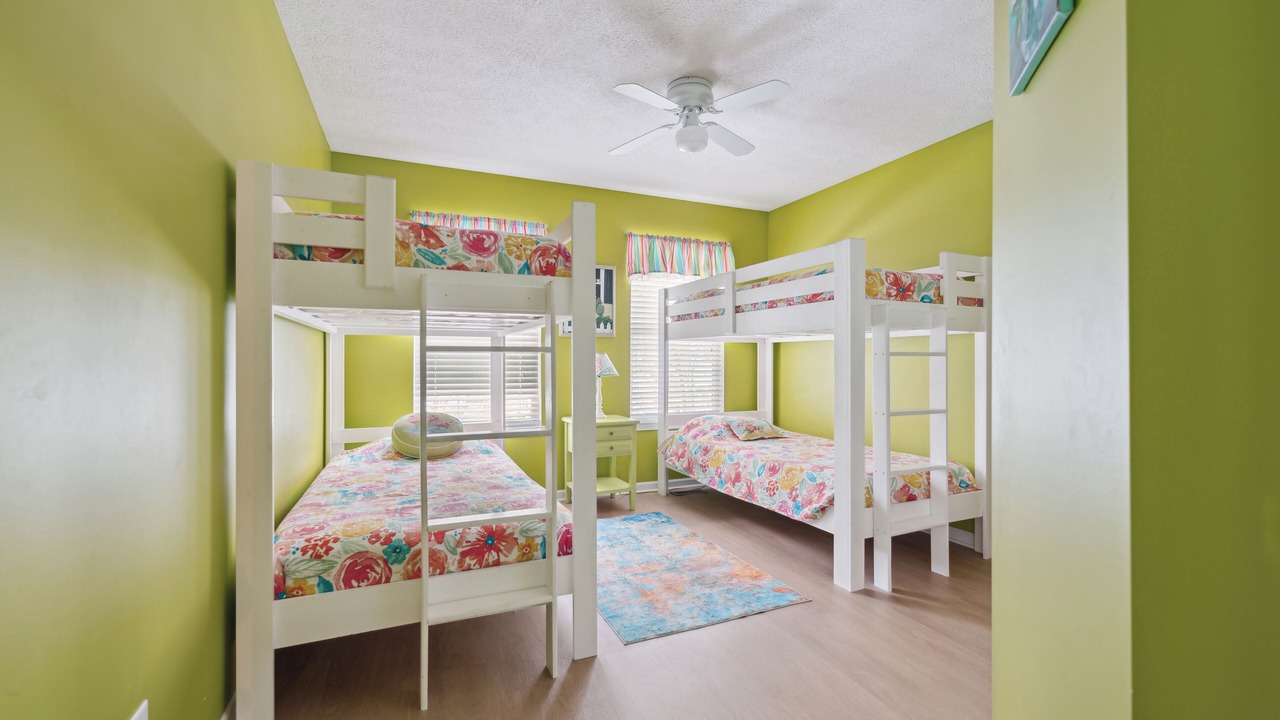 Photo of Bedroom in Lakeside
