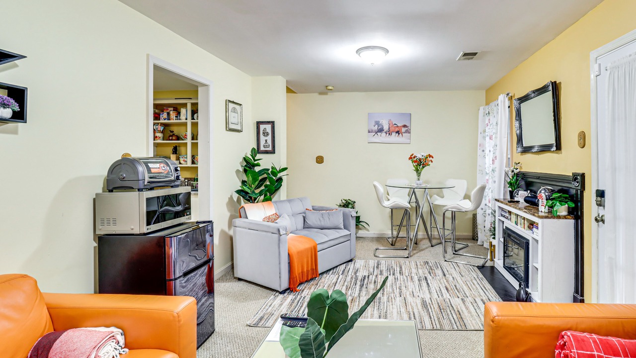 Photo of Livingroom in Centreville