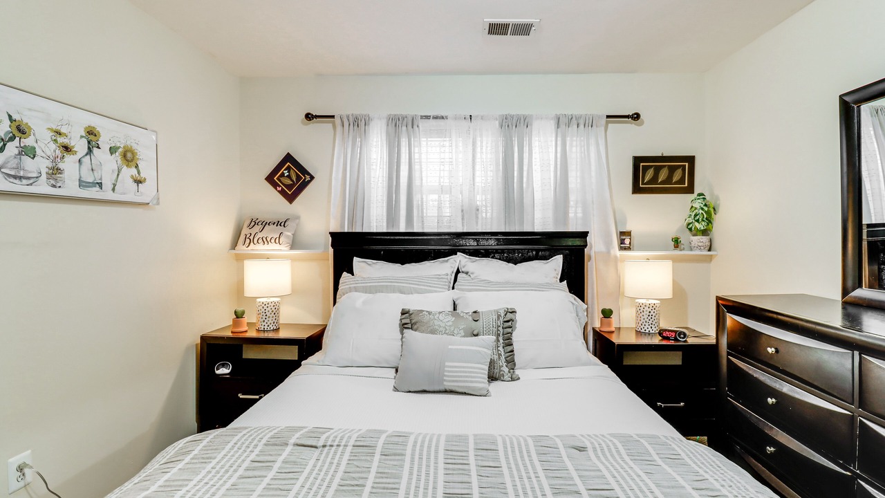 Photo of Bedroom in Centreville