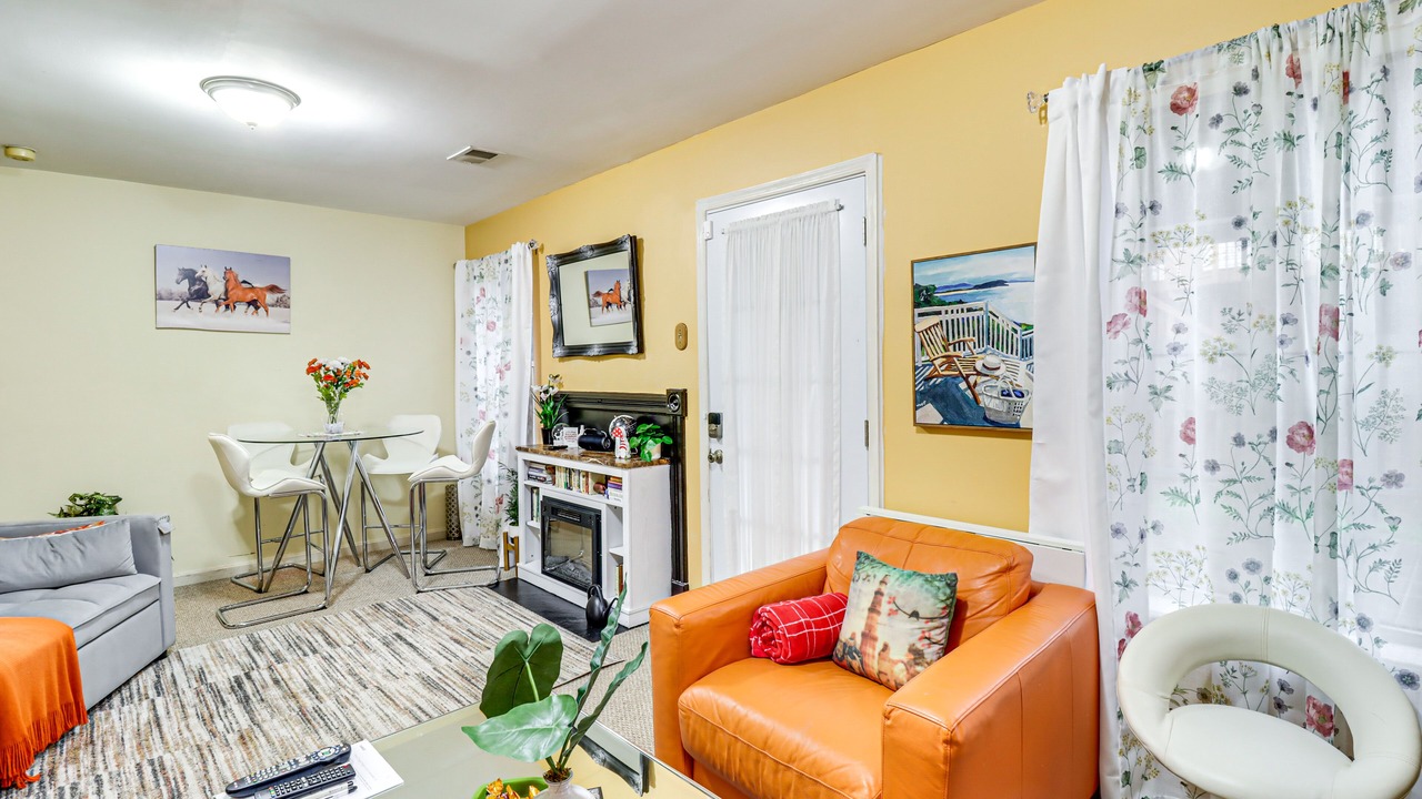 Photo of Livingroom in Centreville