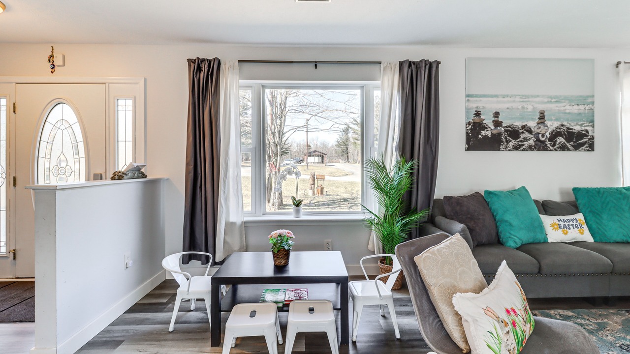 Photo of Livingroom in Long Pond