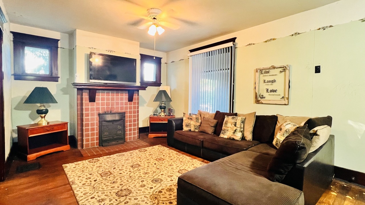 Photo of Livingroom in Brownfield
