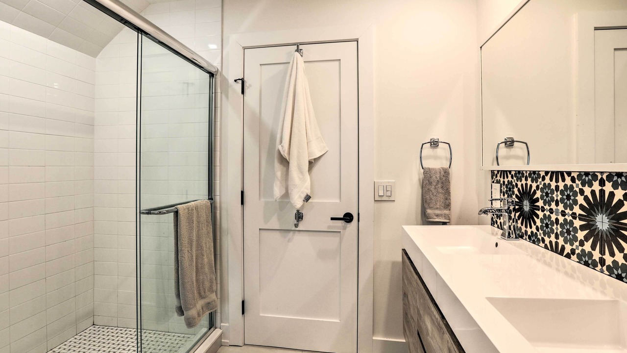 Photo of Bathroom in Long Branch