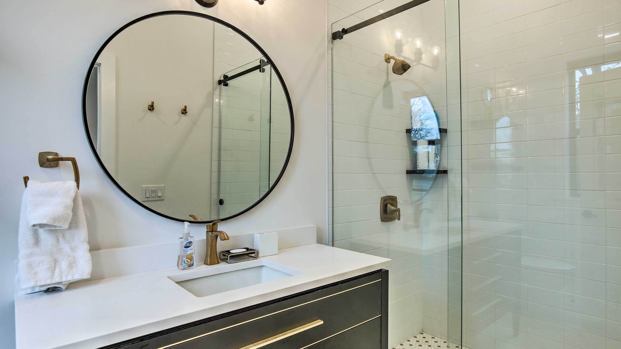 Photo of Bathroom in Long Branch