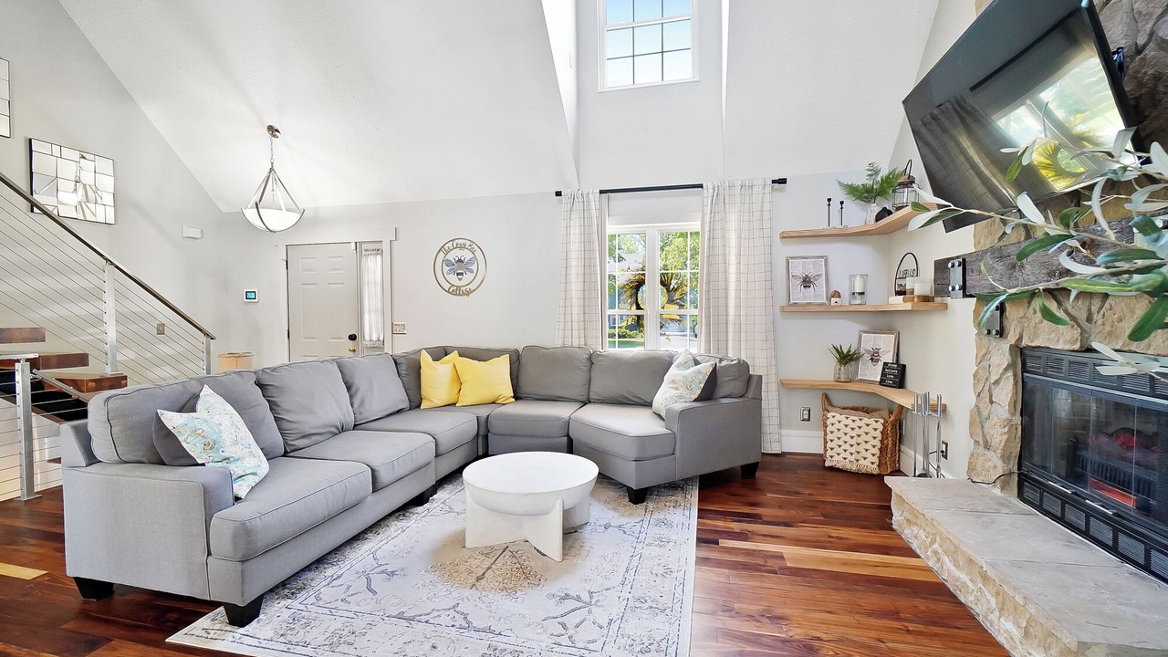 Photo of Livingroom in Mason