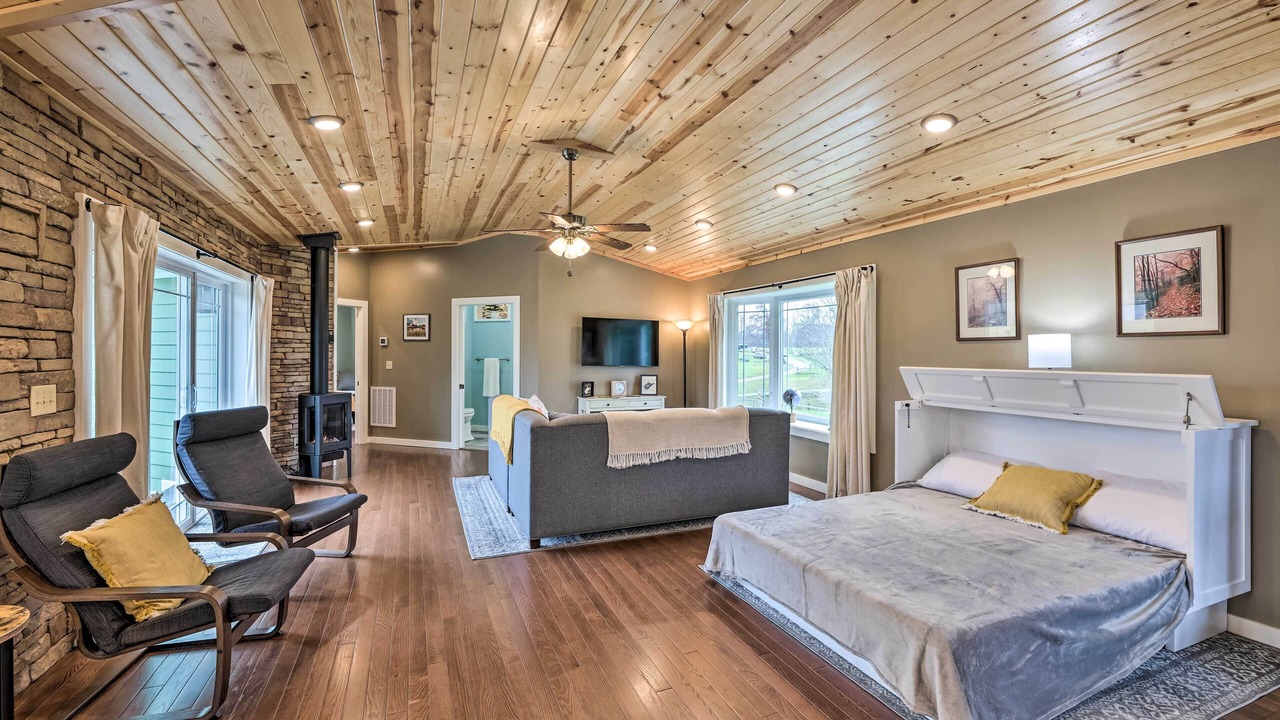 Photo of Bedroom in Marlinton