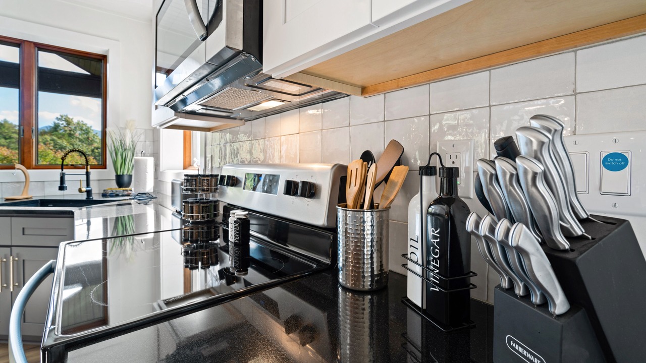 Photo of Kitchen in Cherry Log