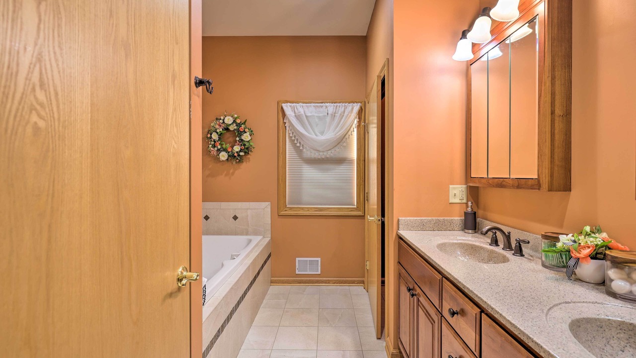 Photo of Bathroom in Romulus
