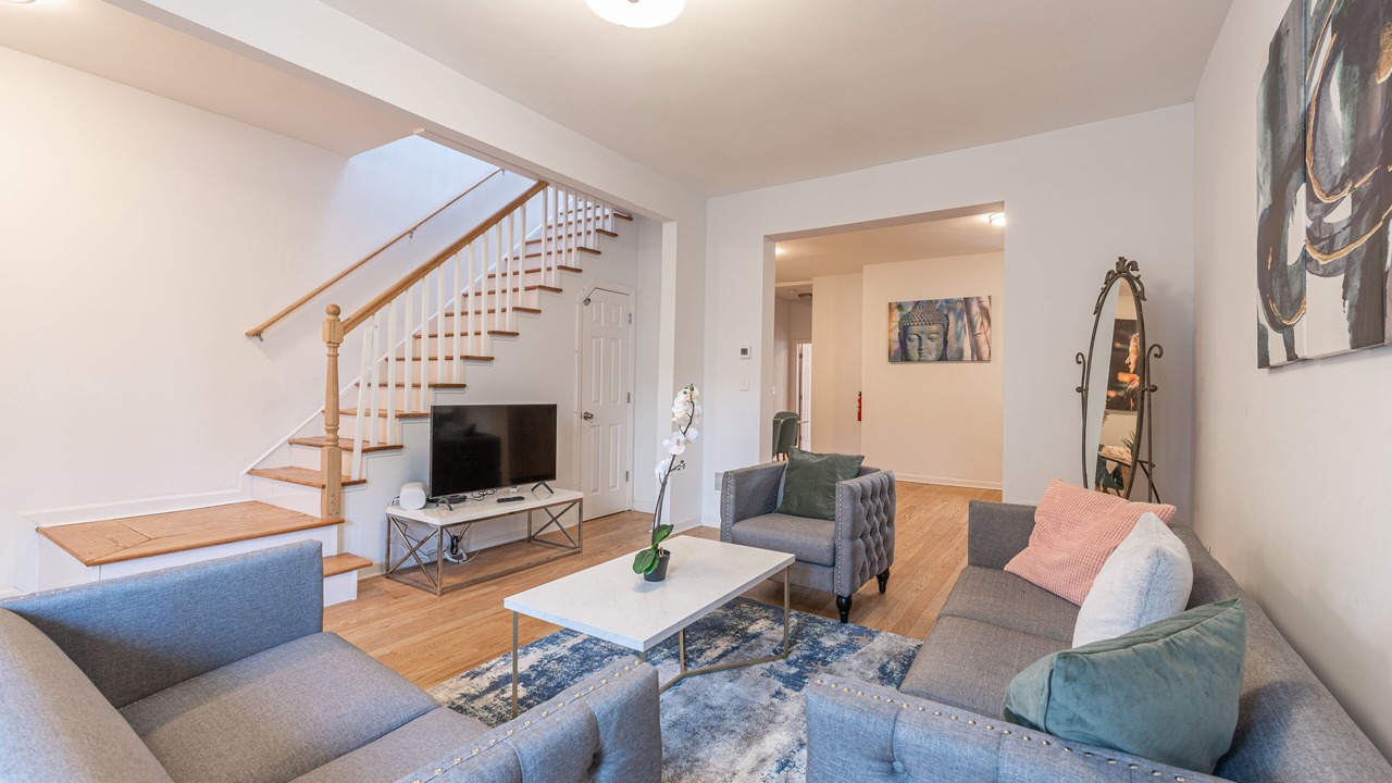 Photo of Livingroom in The Heights