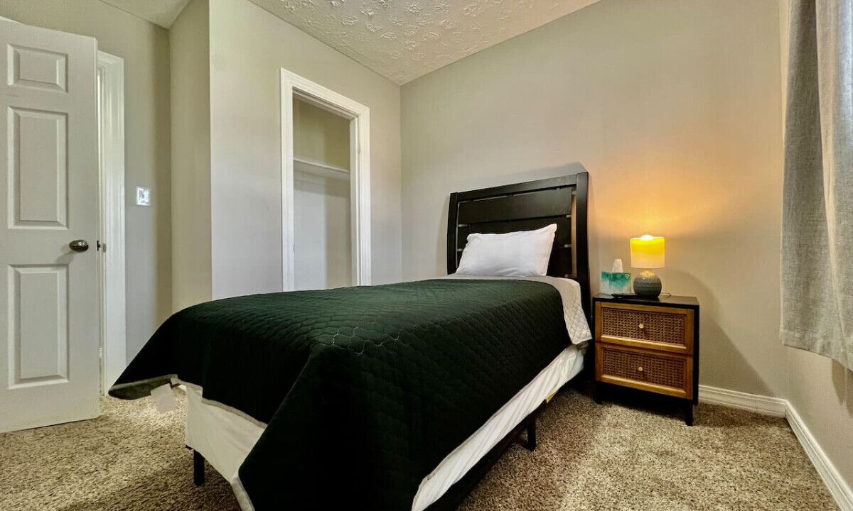 Photo of Bedroom in New Miami