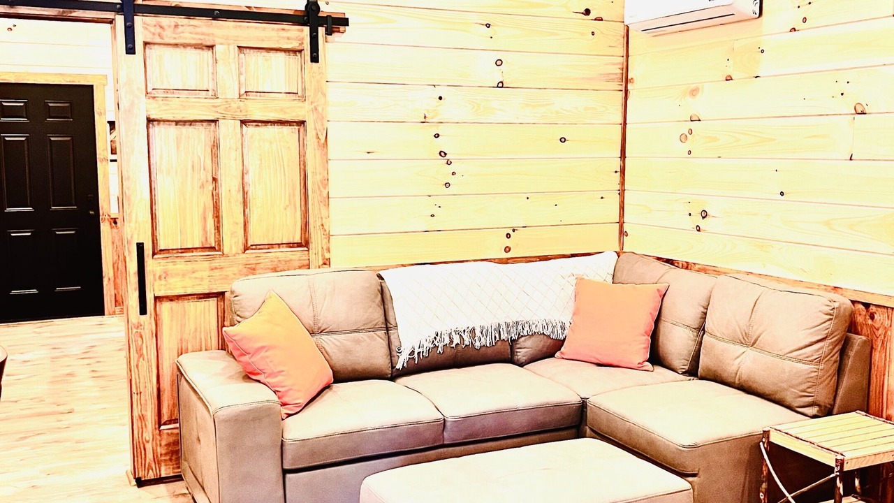 Photo of Livingroom in Creola