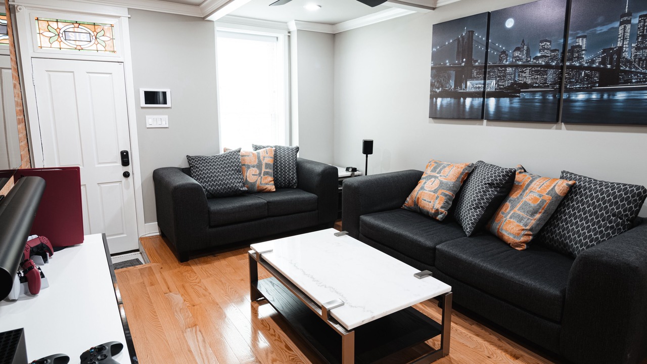 Photo of Livingroom in Canton