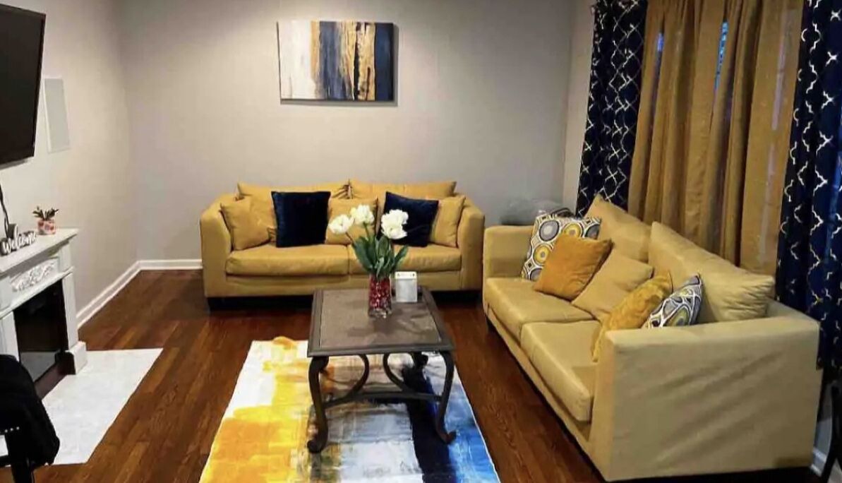 Photo of Livingroom in Newark