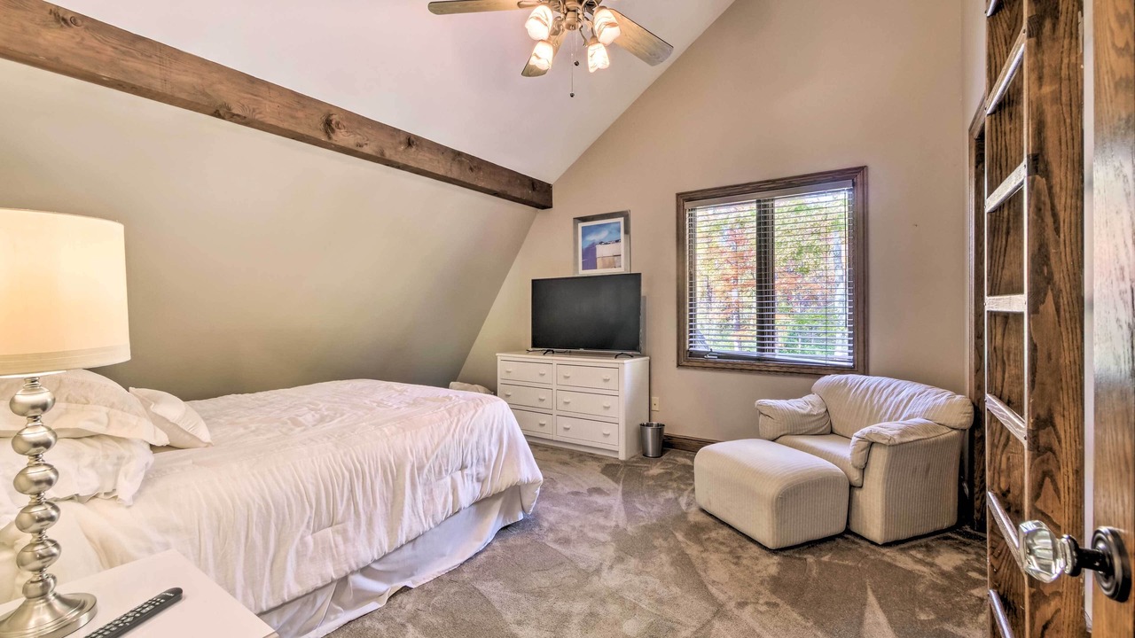 Photo of Bedroom in Solon