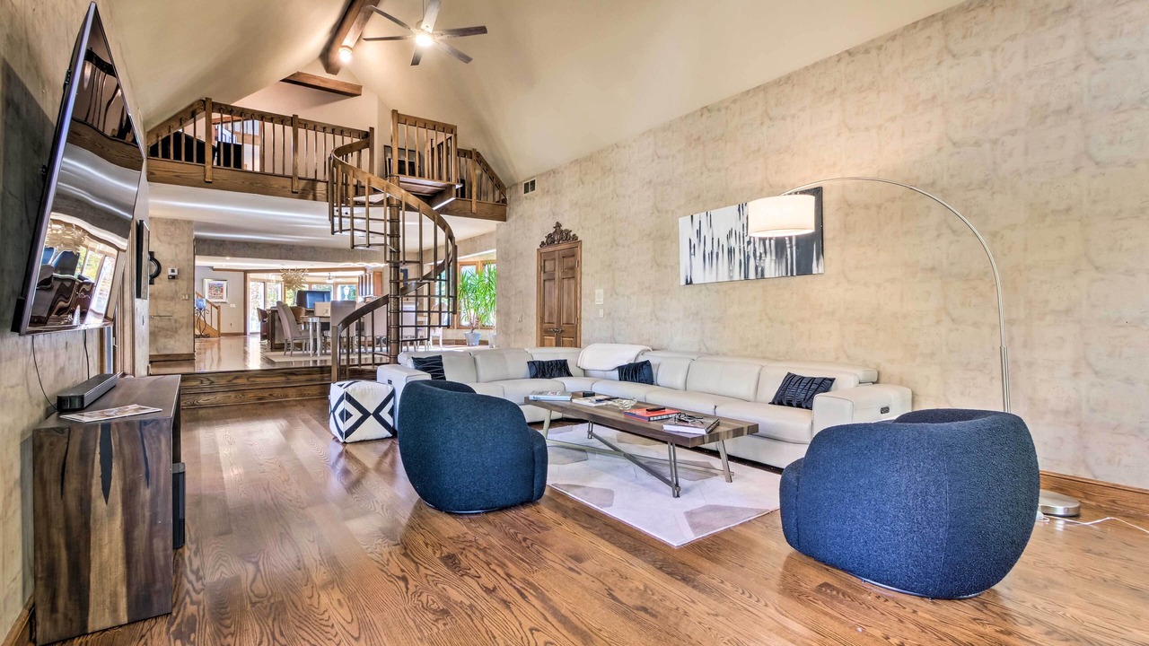 Photo of Livingroom in Solon