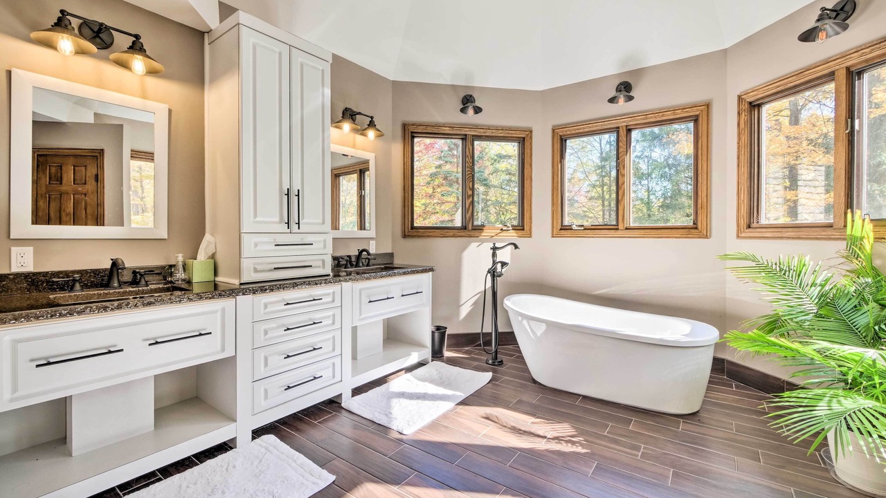 Photo of Bathroom in Solon